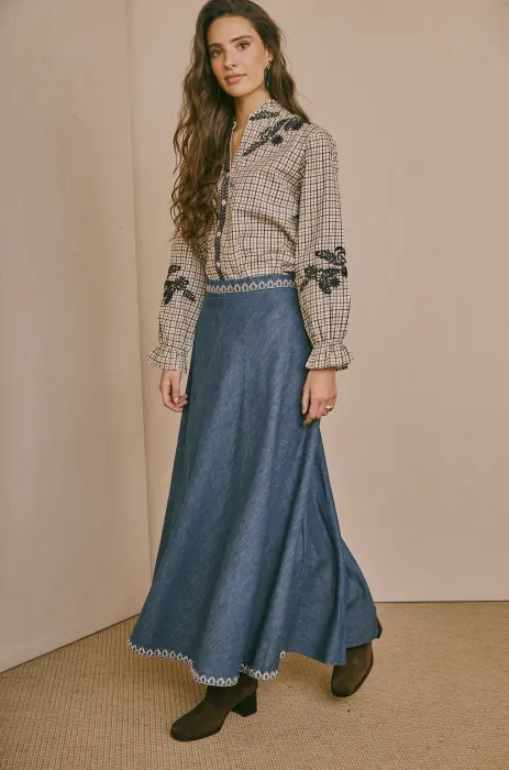 Falda Denim Bordada