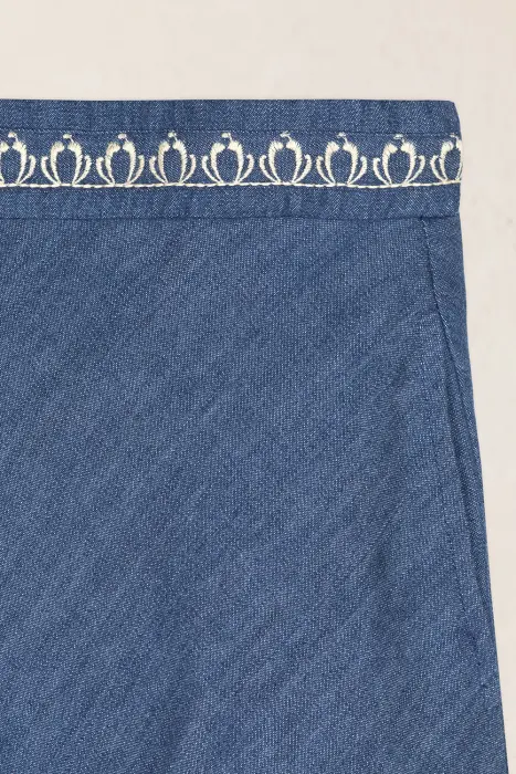 Falda Denim Bordada
