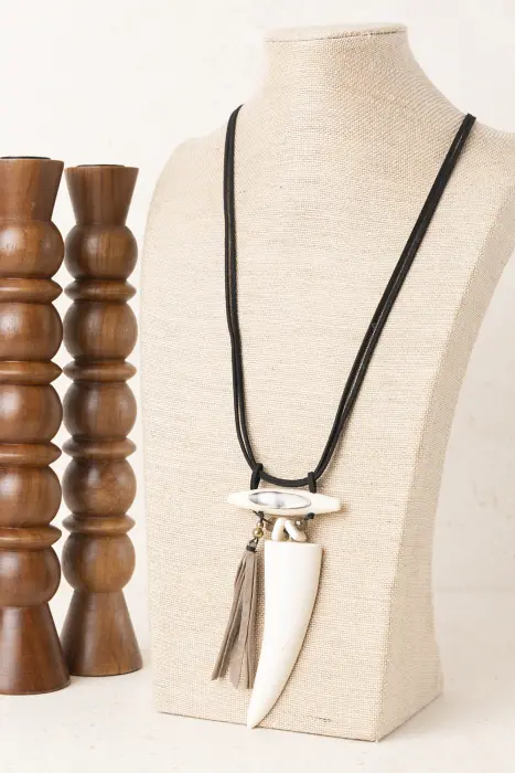 Collar Colgante Cuerno