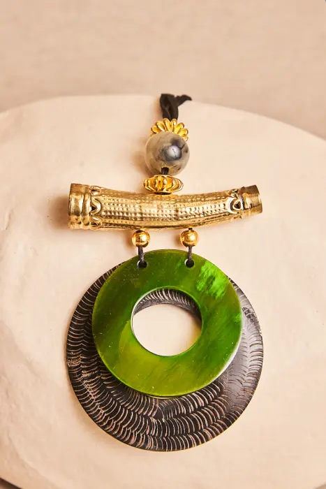 Collar Colgante Circular Asta