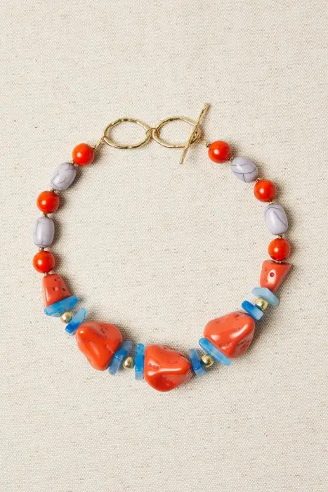 Collar corto de resinas