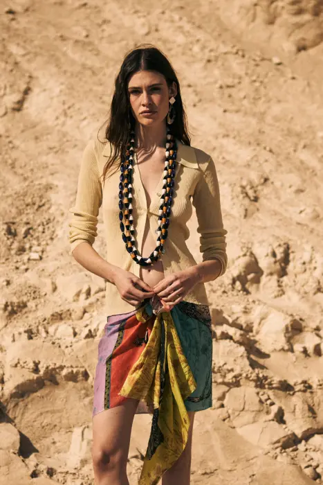 Collar largo resina bicolor