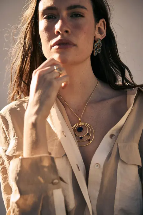 Pendiente hoja piedra natural