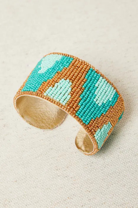 Pulsera brazalete bordado resinas