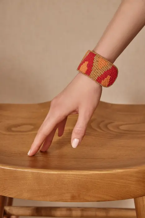 Pulsera brazalete bordado resinas