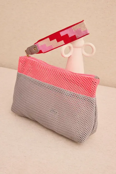 Bolso mano red asa tribal