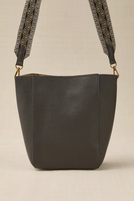 Bolso Cubo Asa Tejida