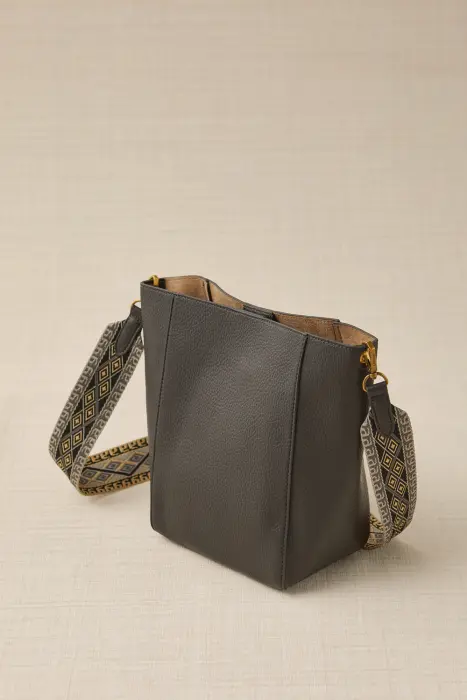 Bolso Cubo Asa Tejida