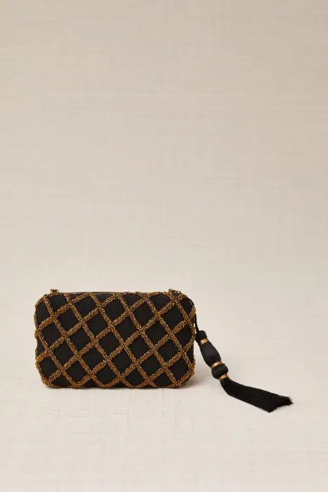 Clutch Bordado con Pompón