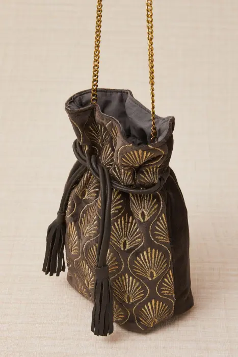Bolso Saca de Terciopelo Bordado