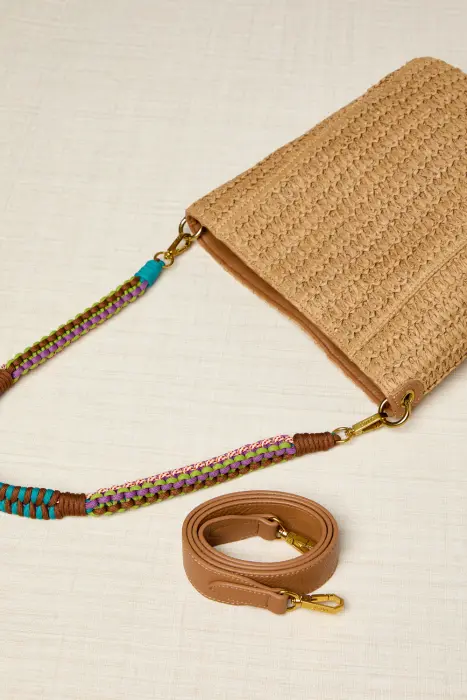 Bolso shopper de rafia trenzada