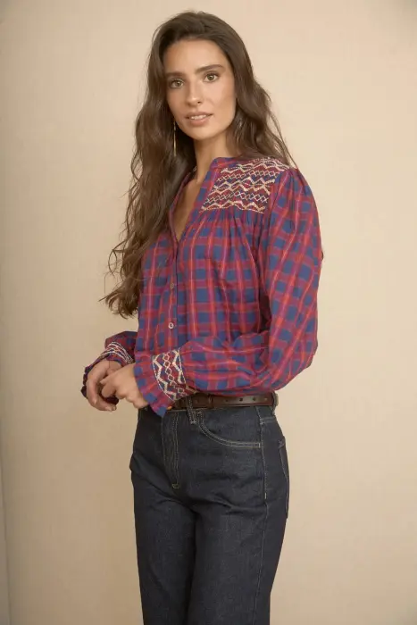 Blusa Vichy Bordada