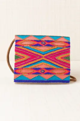 Bolso cartera bordado resinas