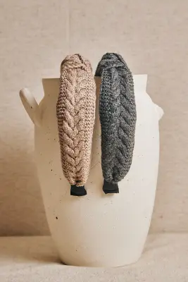 Diadema bordada en punto