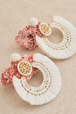 Pendiente rafia blanco