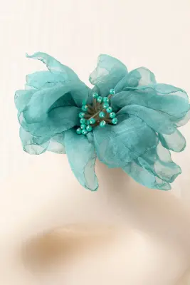 Broche flor gasa turquesa