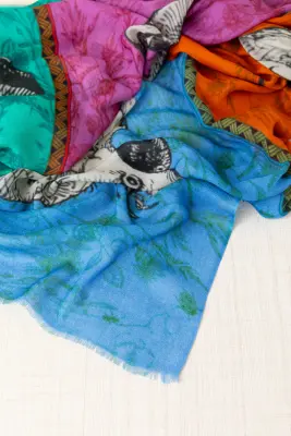 Fular Estampado Cuatro Aves