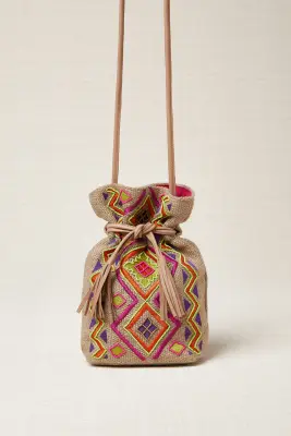 Bolso Saca Bordado Geométrico