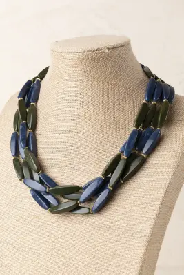 Collar Corto Resina Combinada