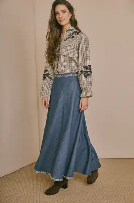 Falda Denim Bordada