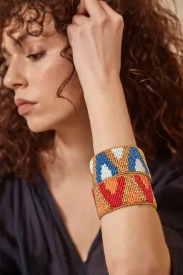 Pulsera brazalete bordado resinas